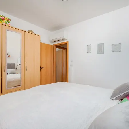 Moje * 奥库格哥恩基